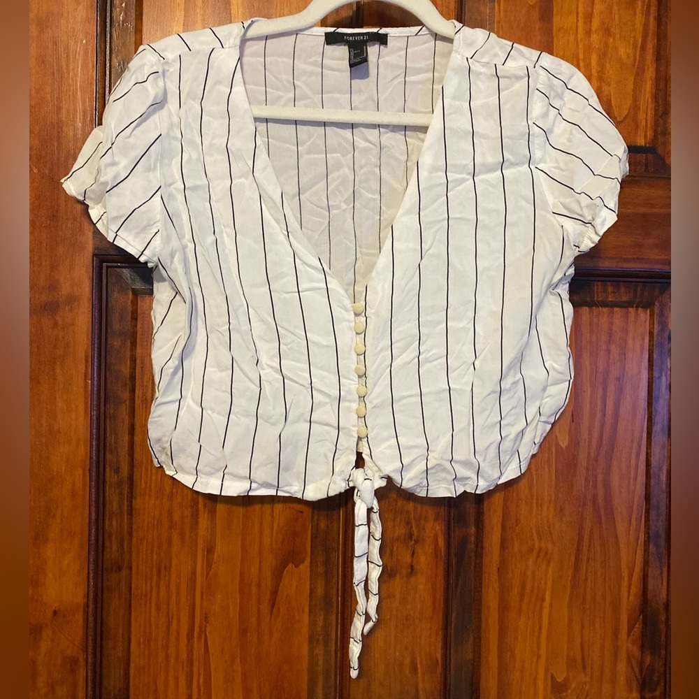 Forever21 F21 White Black Striped Crop Top Cropped V Neck Button Down Shirt Tie